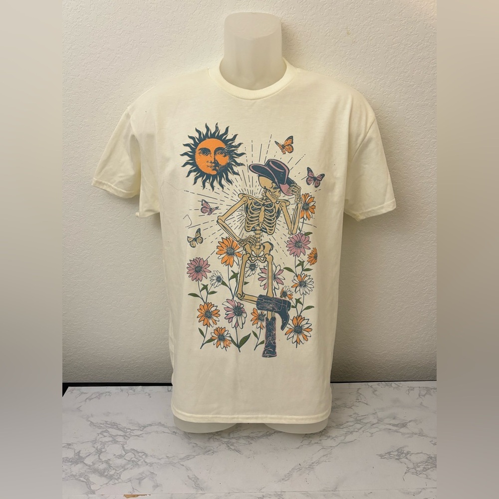 Social Scene western boot motif Women's T-Shirt Size S Butterfly Skeleton Tee​